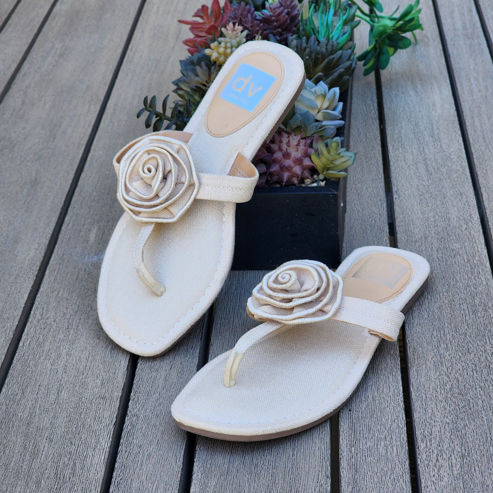 DV by Dolce Vita Women's Tan Sandals with Rose Detail Flat Sandals Size 6.5